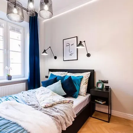 Gorgeous Historic Tenement Apt. - New Town Square! Warschau Exterior foto