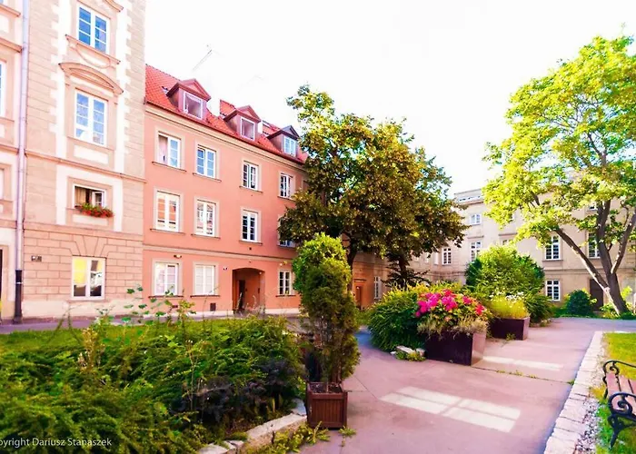 Gorgeous Historic Tenement Apt. - New Town Square!