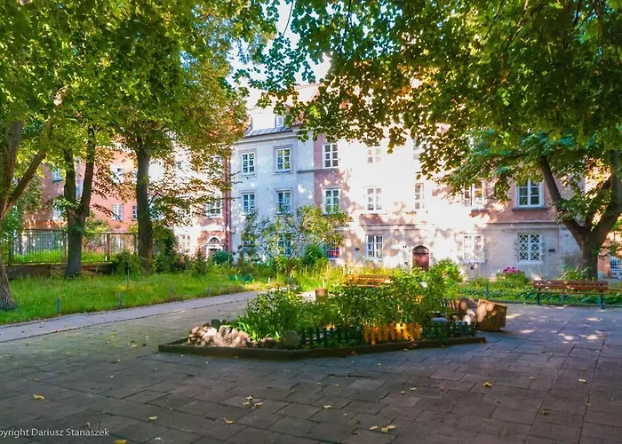 Gorgeous Historic Tenement Apt. - New Town Square!
