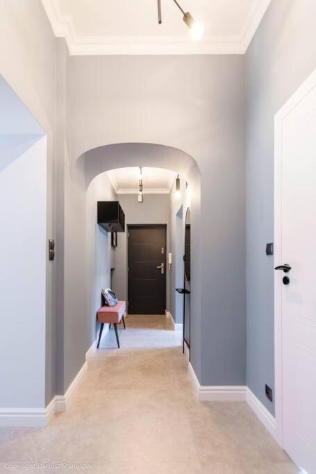 Gorgeous Historic Tenement Apt. - New Town Square! Apartament *